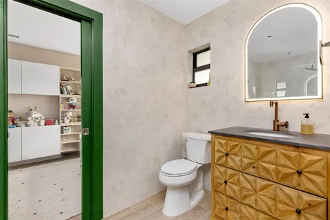 $4,295,000 | 609 1st Key Drive, Fort Lauderdale, FL 33304