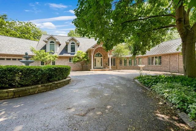 $1,200,000 | 6500 East Decorah Avenue, Oshkosh, WI 54902