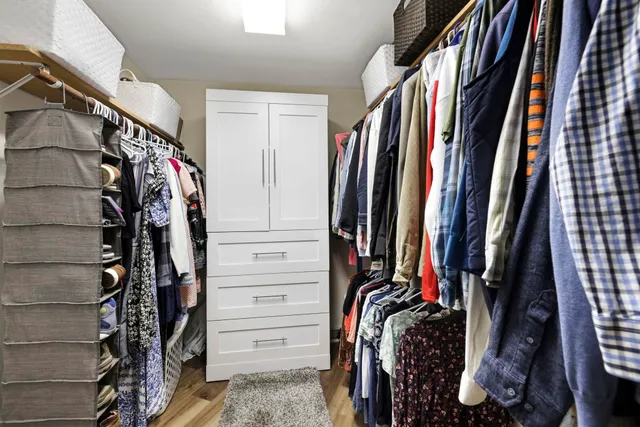 $1,200,000 | 6500 East Decorah Avenue, Oshkosh, WI 54902