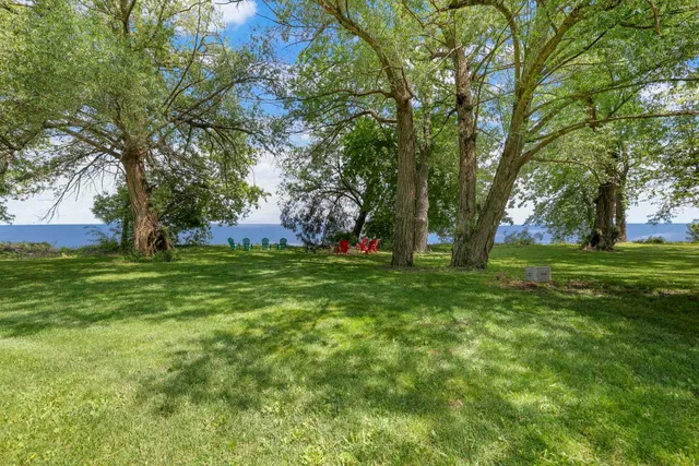 $1,200,000 | 6500 East Decorah Avenue, Oshkosh, WI 54902