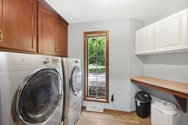 $1,200,000 | 6500 East Decorah Avenue, Oshkosh, WI 54902