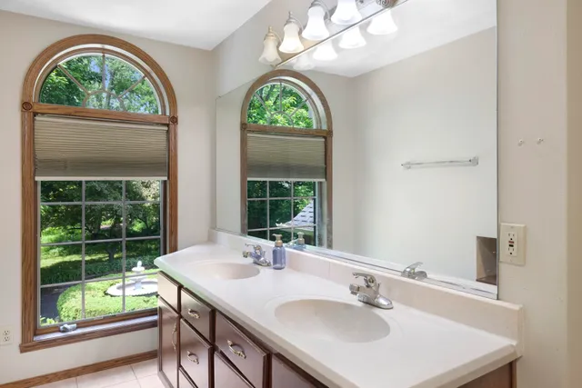 $1,200,000 | 6500 East Decorah Avenue, Oshkosh, WI 54902