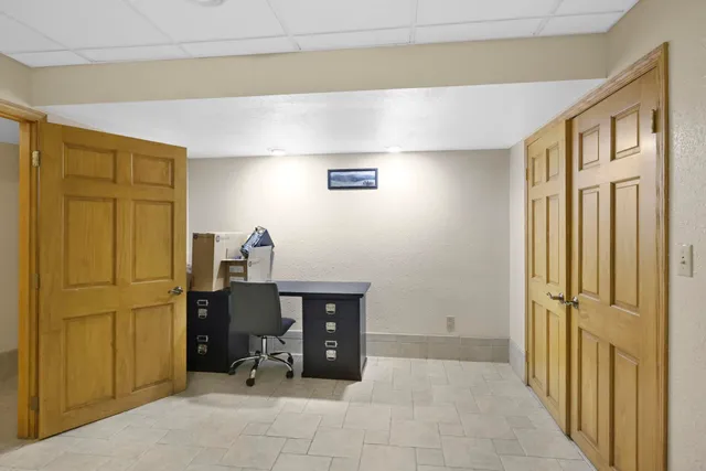 $1,200,000 | 6500 East Decorah Avenue, Oshkosh, WI 54902