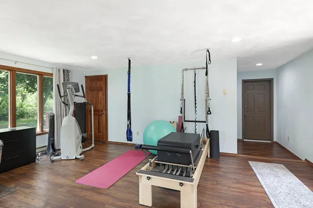 $1,200,000 | 6500 East Decorah Avenue, Oshkosh, WI 54902