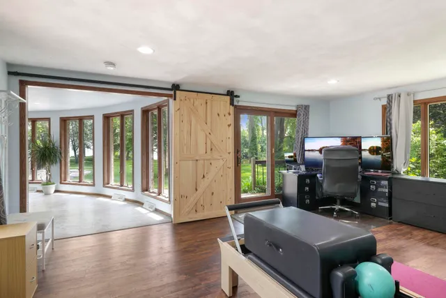 $1,200,000 | 6500 East Decorah Avenue, Oshkosh, WI 54902