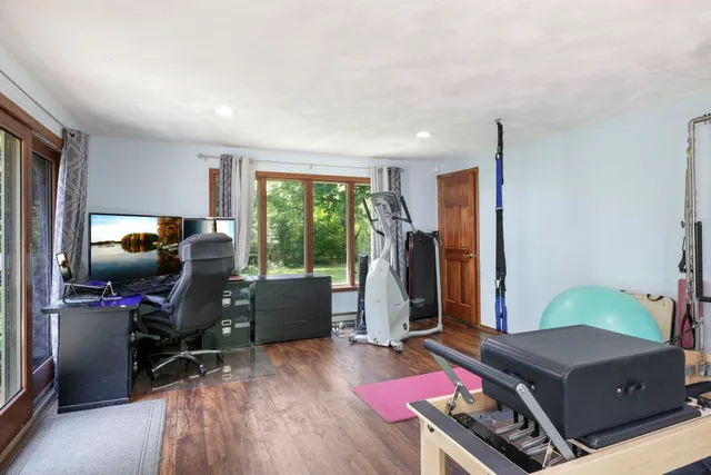 $1,200,000 | 6500 East Decorah Avenue, Oshkosh, WI 54902