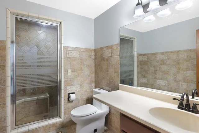 $1,200,000 | 6500 East Decorah Avenue, Oshkosh, WI 54902