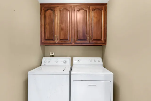 $1,200,000 | 6500 East Decorah Avenue, Oshkosh, WI 54902