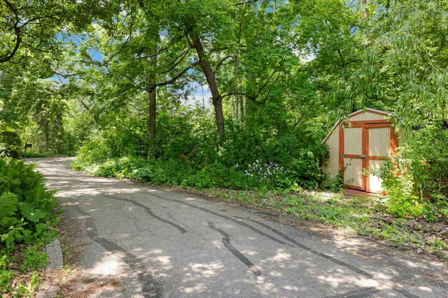 $1,200,000 | 6500 East Decorah Avenue, Oshkosh, WI 54902