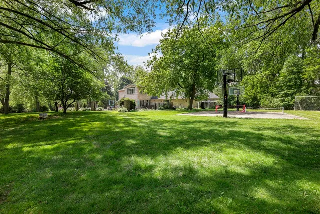 $1,200,000 | 6500 East Decorah Avenue, Oshkosh, WI 54902