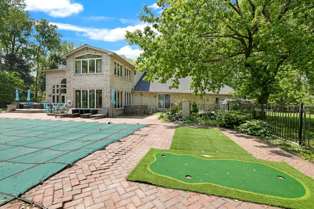 $1,200,000 | 6500 East Decorah Avenue, Oshkosh, WI 54902