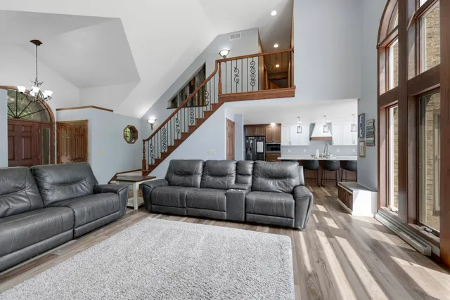 $1,200,000 | 6500 East Decorah Avenue, Oshkosh, WI 54902