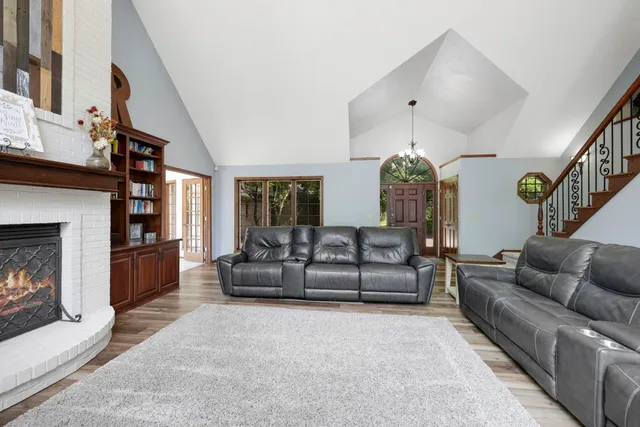 $1,200,000 | 6500 East Decorah Avenue, Oshkosh, WI 54902