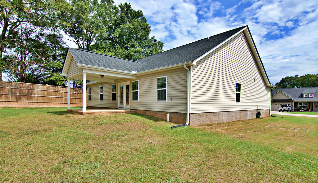 1085 Stoneham Circle Anderson, SC 29626 - Photo 32 of 40 Gallery Image 32