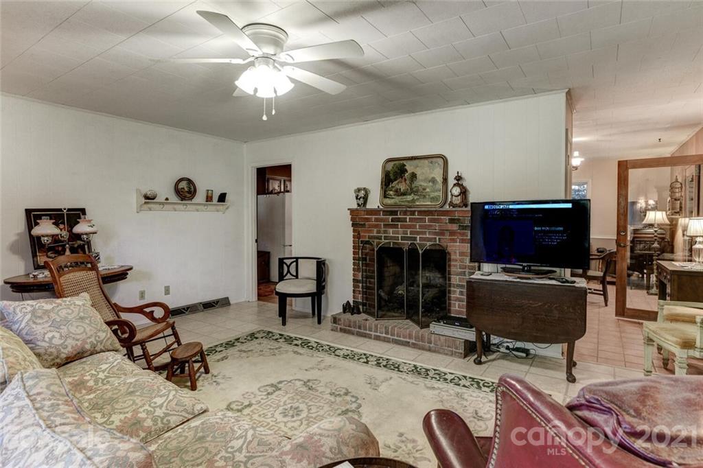 2129 Wilson Road Asheville, NC 28806 - Photo 8 of 41 Gallery Image 8