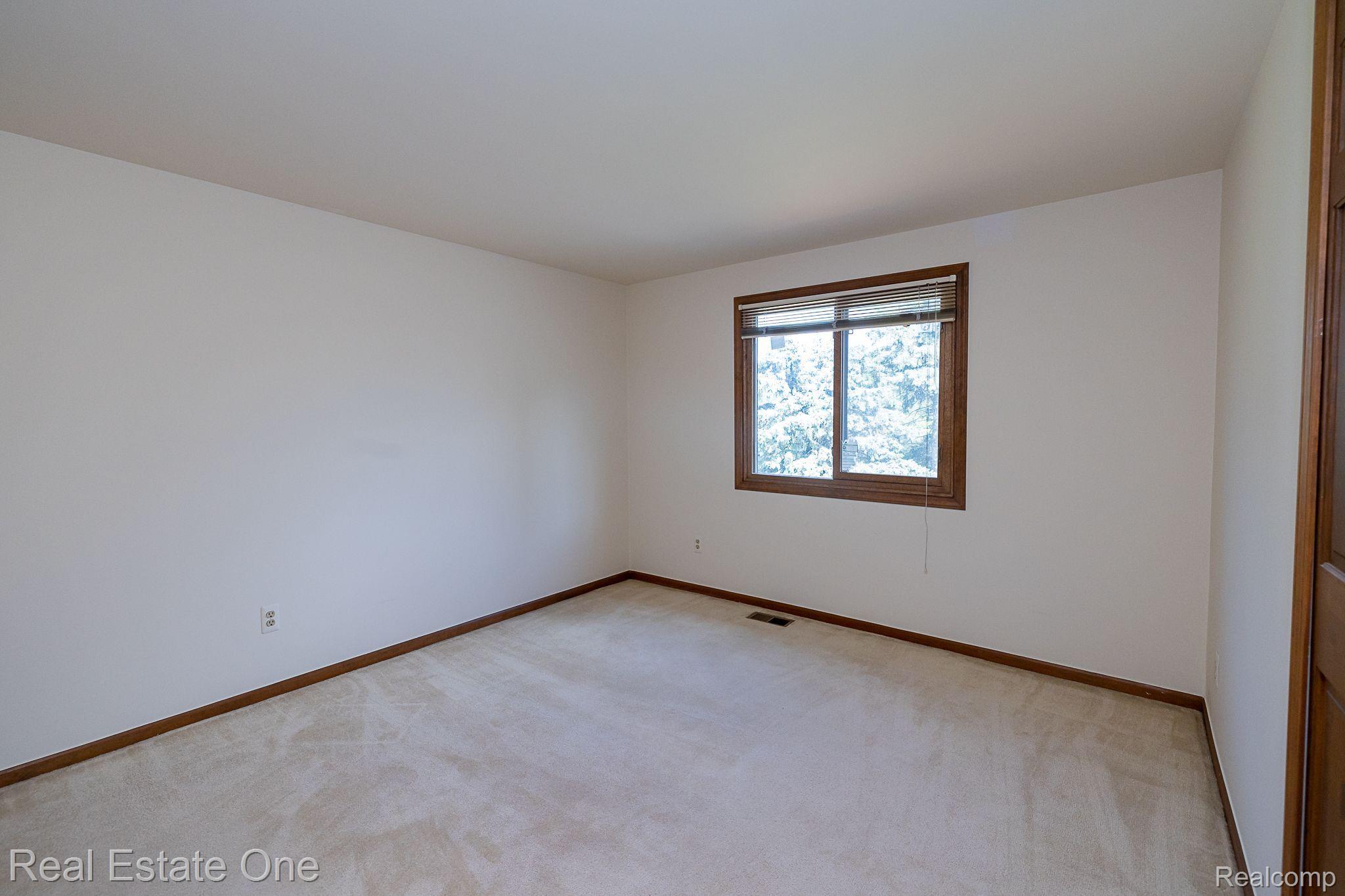 3193 Salem Drive Rochester, MI 48306 - Photo 43 of 47 Gallery Image 43