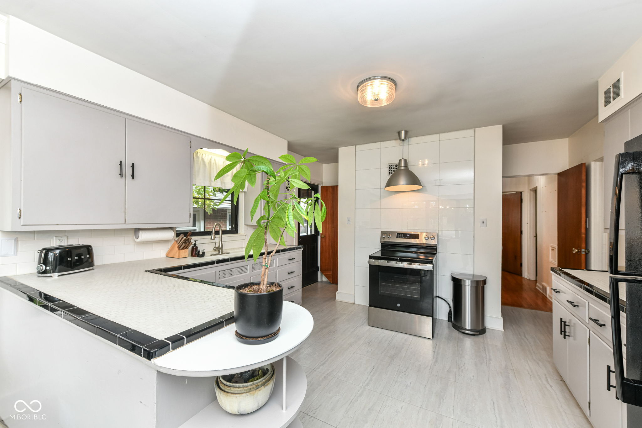 1607 Broad Ripple Avenue Indianapolis, IN 46220 - Photo 15 of 45