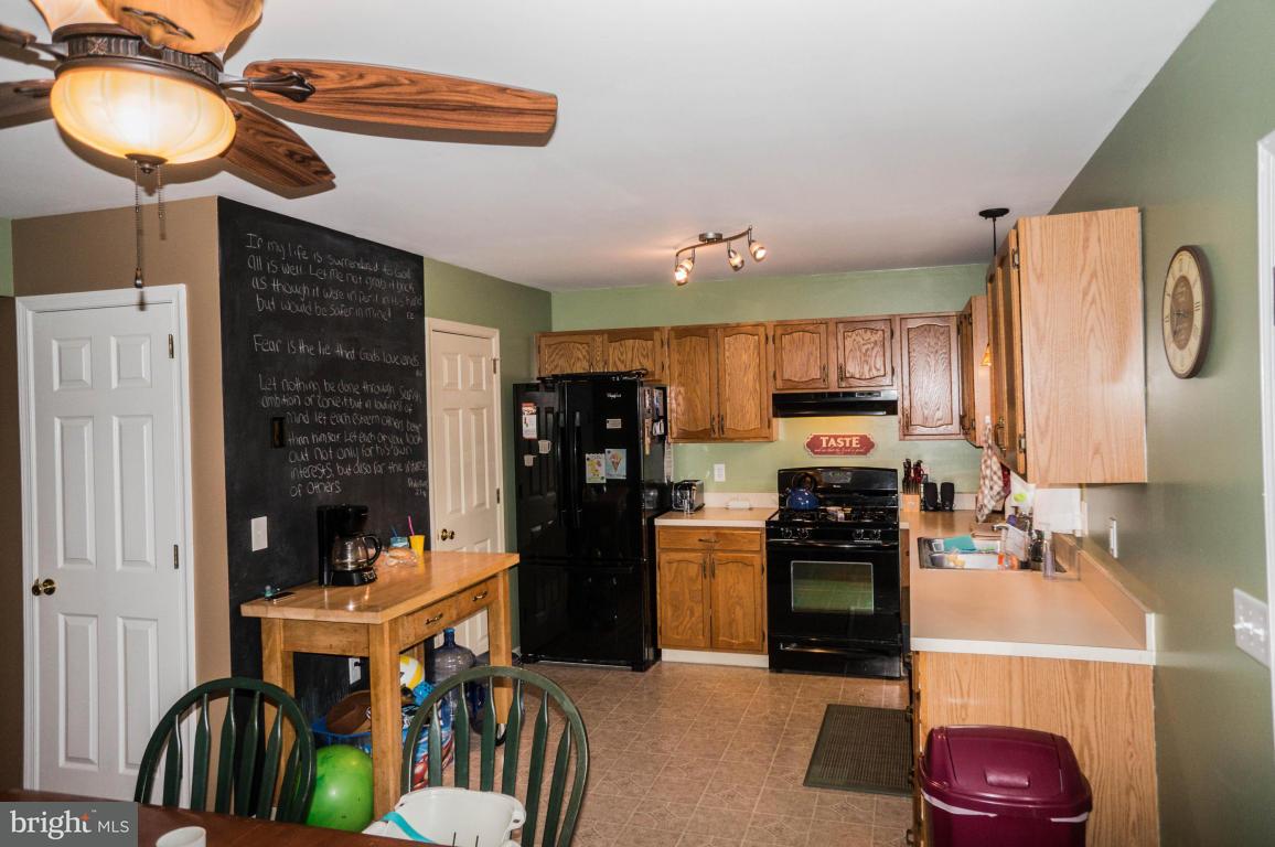 2904 Harper Road Reading, PA 19610 - Photo 7 of 24