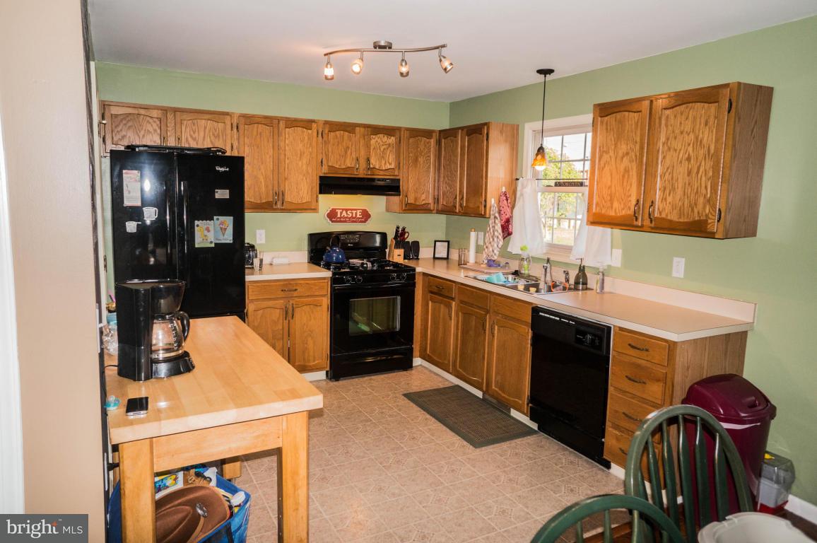 2904 Harper Road Reading, PA 19610 - Photo 9 of 24