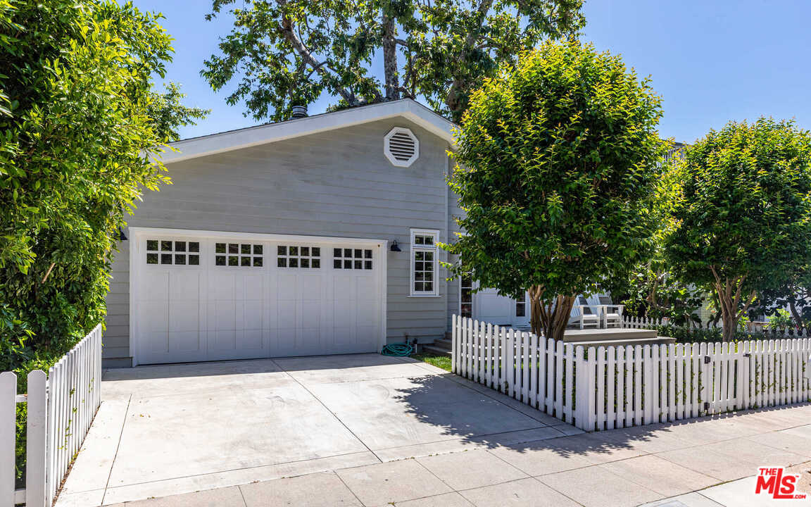 374 East Rustic Road Santa Monica, CA 90402 - Photo 2 of 21