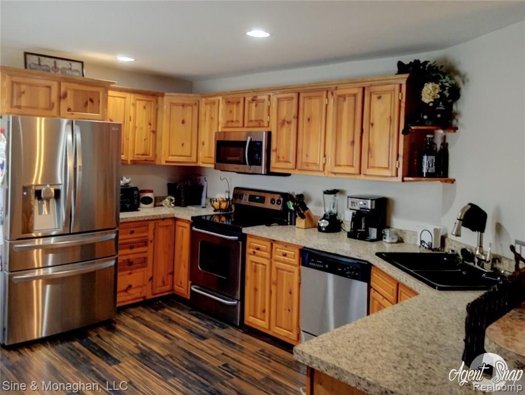 1884 Range Road Port Huron, MI 48060 - Photo 3 of 21 Upated Kitchen