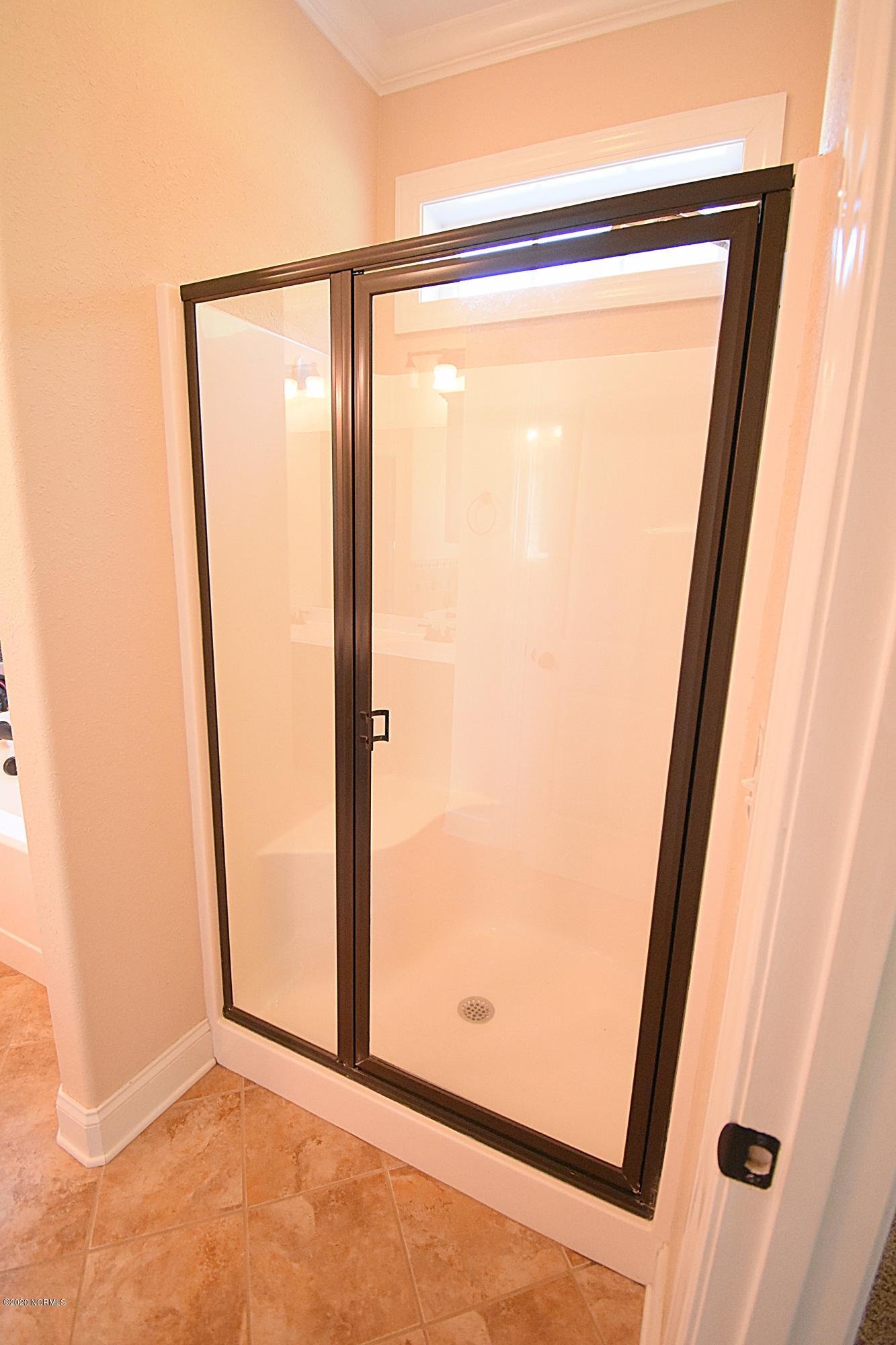 113 Coree Way New Bern, NC 28562 - Photo 19 of 55 Separate Master Shower