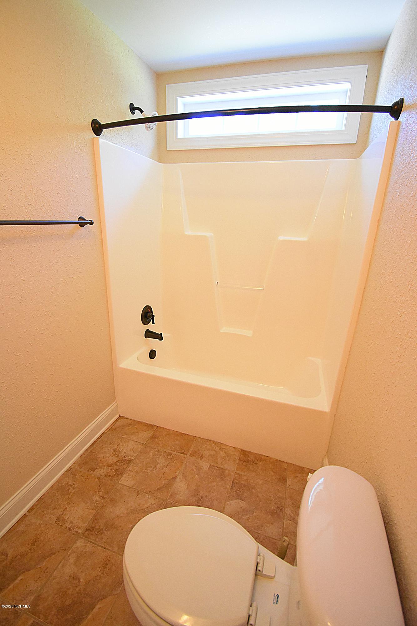 113 Coree Way New Bern, NC 28562 - Photo 30 of 55 View of Jack and Jill Bath