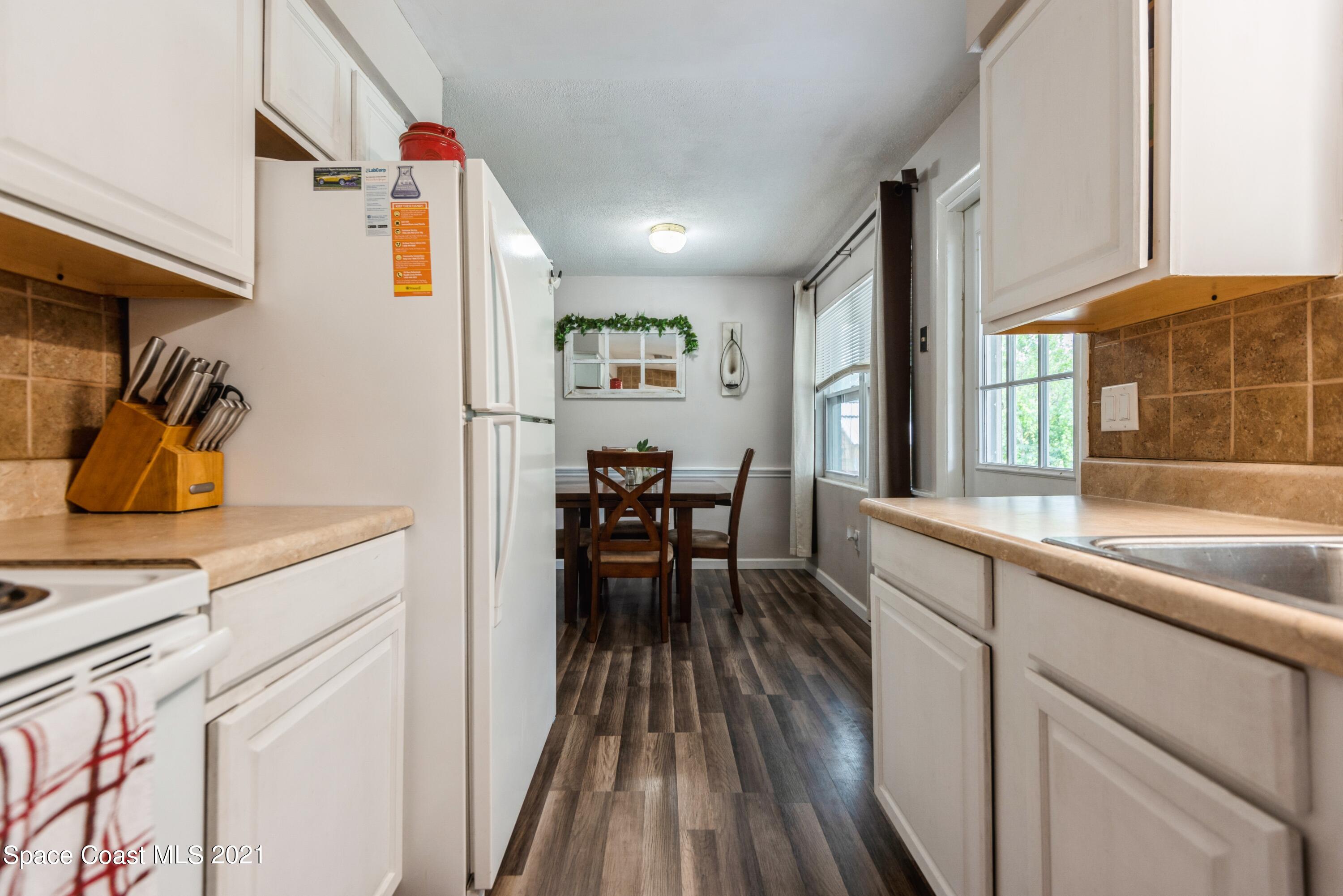 2360 Dolphin Road Titusville, FL 32780 - Photo 13 of 29 Kitchen