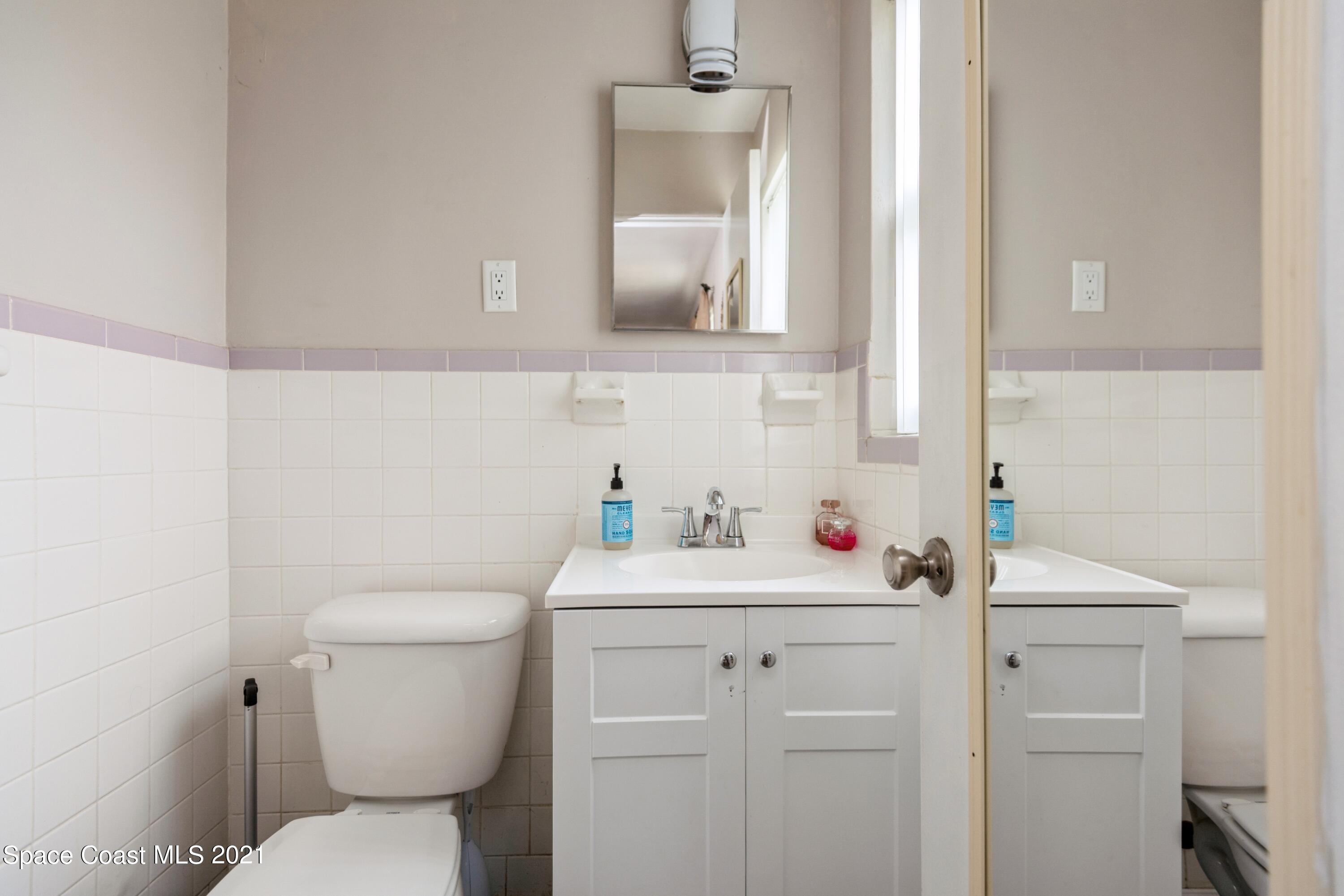 2360 Dolphin Road Titusville, FL 32780 - Photo 17 of 29 Master Bath