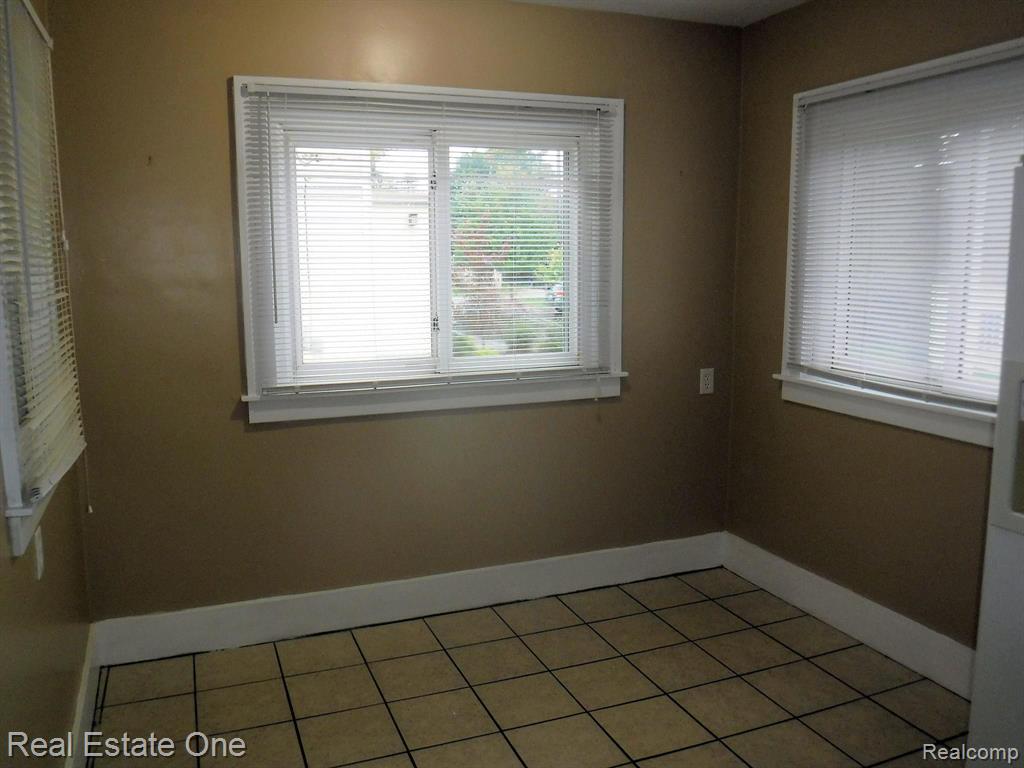816 East Grand River Road Howell, MI 48843 - Photo 12 of 38