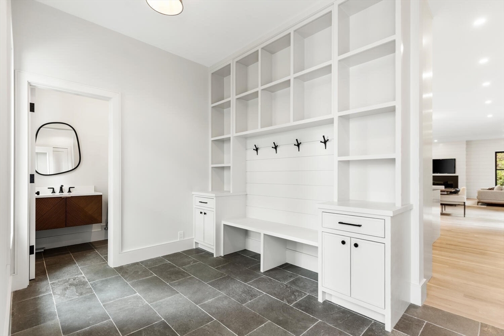 37 Philip Road Lexington, MA 02421 - Photo 2 of 23