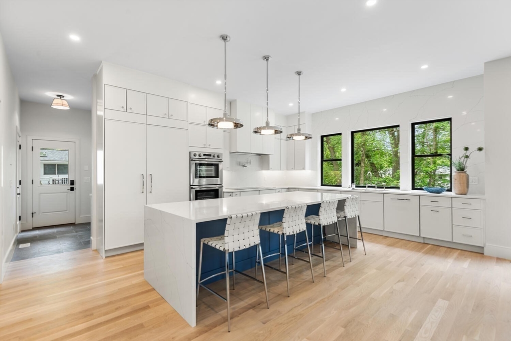 37 Philip Road Lexington, MA 02421 - Photo 3 of 23