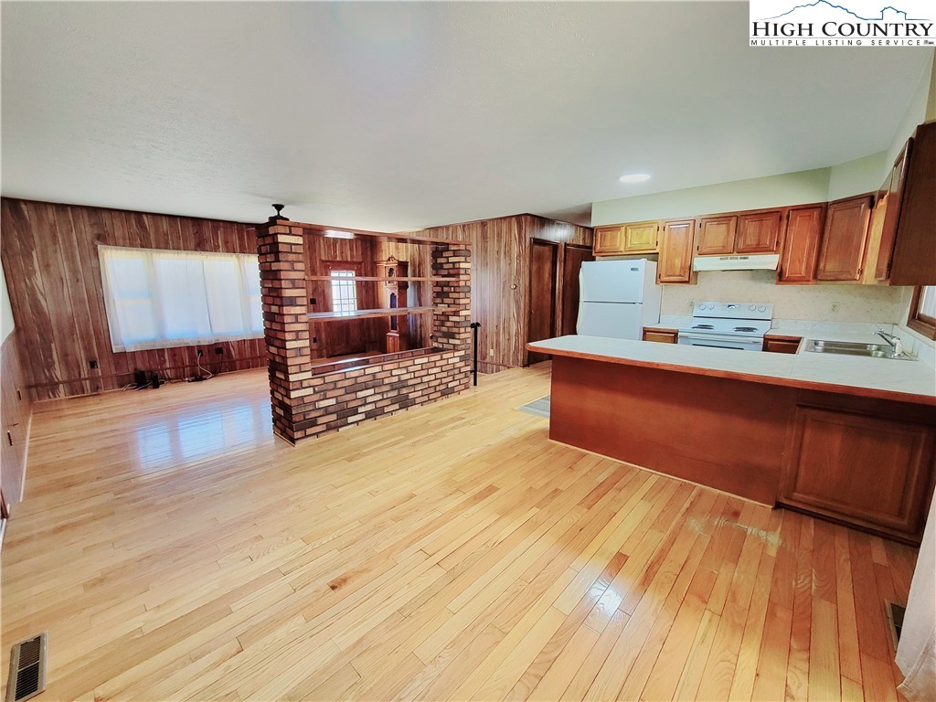 198 Lola Perry Road Zionville, NC 28698 - Photo 5 of 23 Gallery Image 5