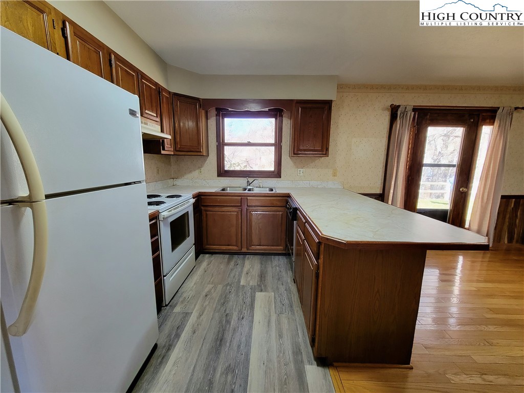 198 Lola Perry Road Zionville, NC 28698 - Photo 6 of 23 Gallery Image 6