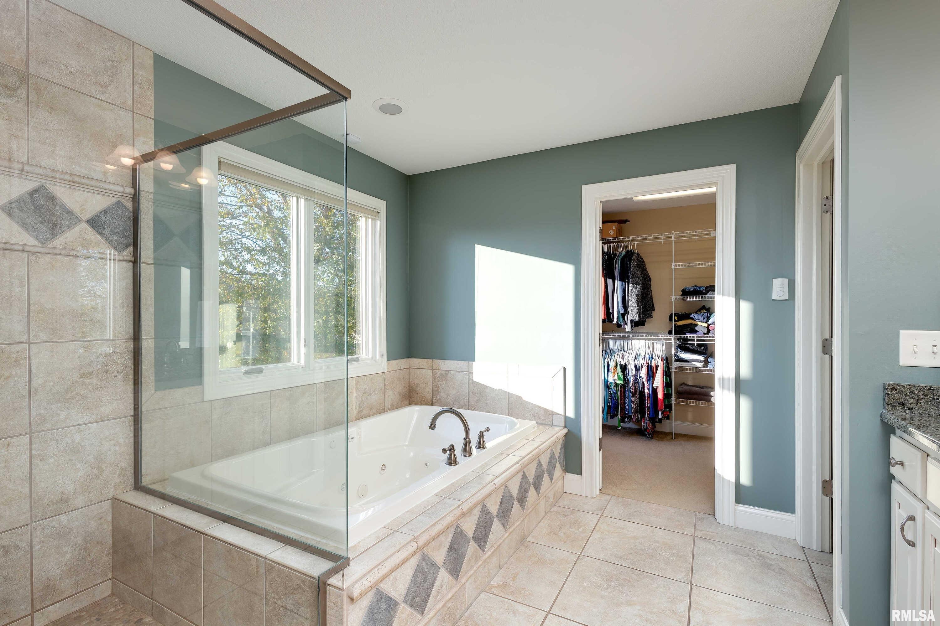 6328 Patrick Pointe Road Davenport, IA 52807 - Photo 33 of 60 Gallery Image 33