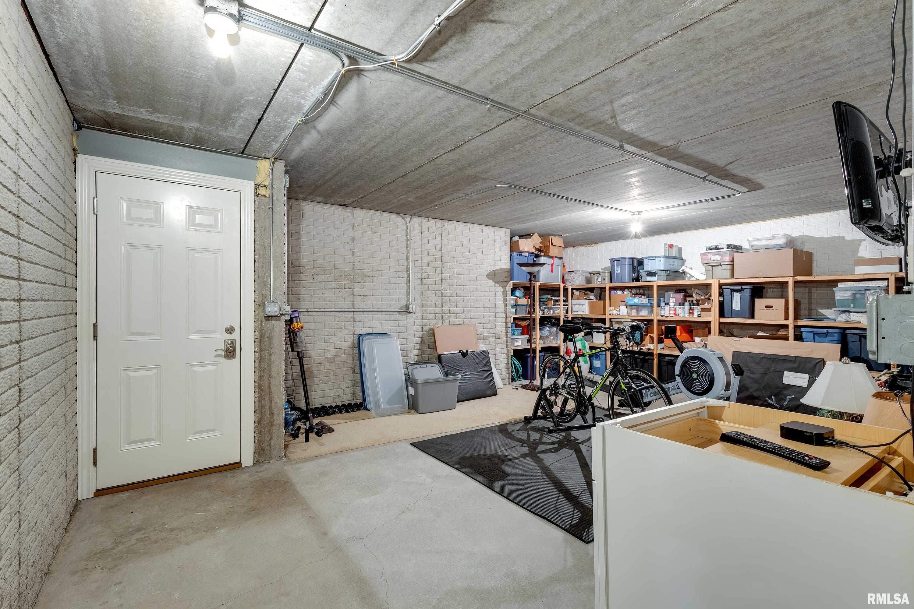 6328 Patrick Pointe Road Davenport, IA 52807 - Photo 50 of 60 Gallery Image 50