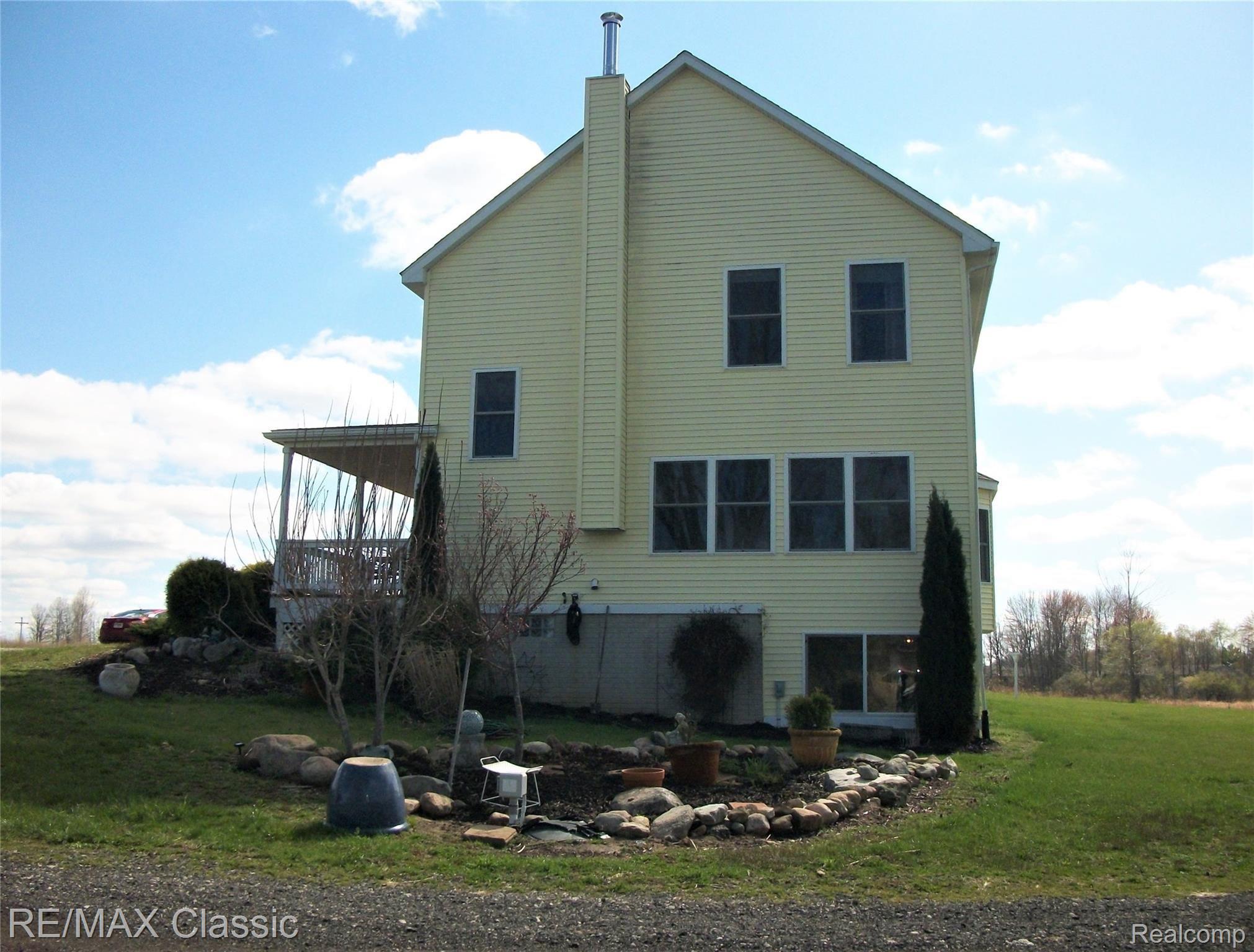 9568 West Vogt Road Fowlerville, MI 48836 - Photo 10 of 66 105_3905.jpg