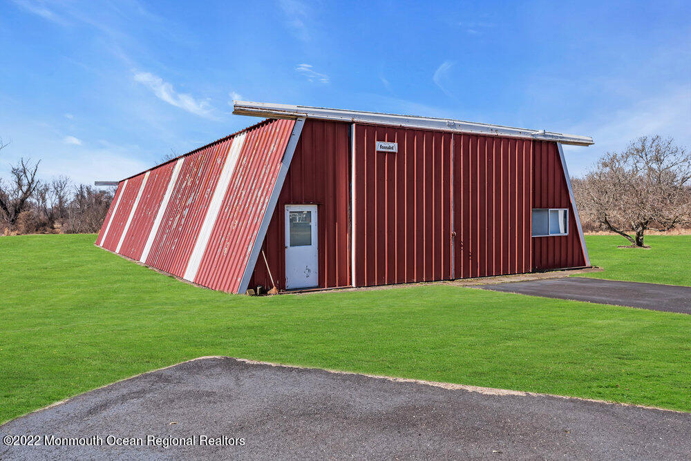 25 Spring Road Millstone Township, NJ 08510 - Photo 31 of 50 031_mjb05050-1