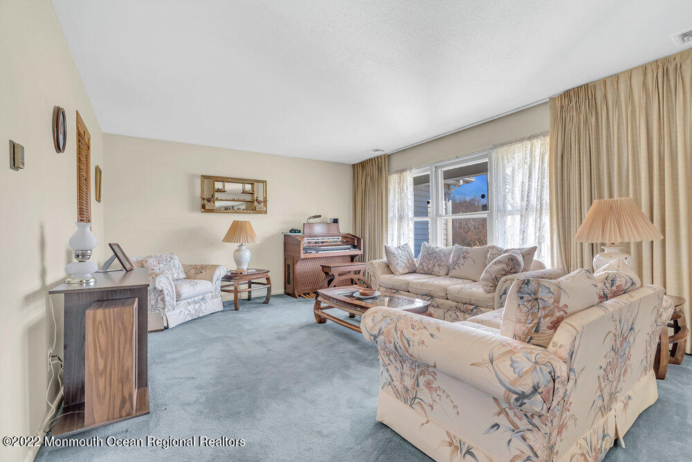 25 Spring Road Millstone Township, NJ 08510 - Photo 6 of 50 009_mjb05145