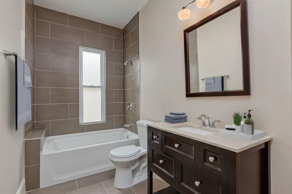 $3,850 | 358 Meridian Street, Unit 2, Boston, MA 02128