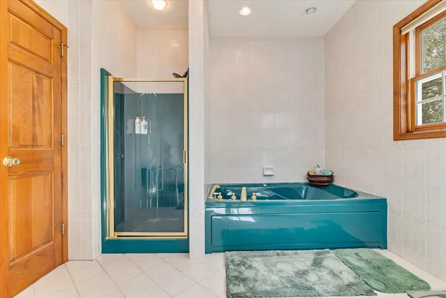 $824,900 | 257 Eastshore Drive, East Stroudsburg, PA 18301