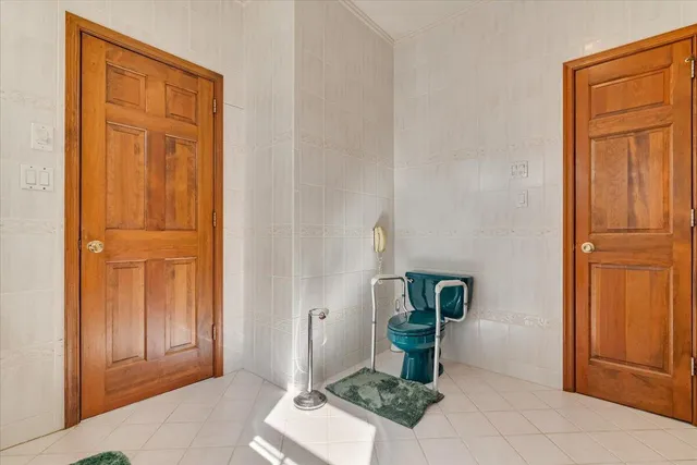 $824,900 | 257 Eastshore Drive, East Stroudsburg, PA 18301