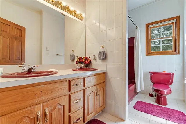 $824,900 | 257 Eastshore Drive, East Stroudsburg, PA 18301