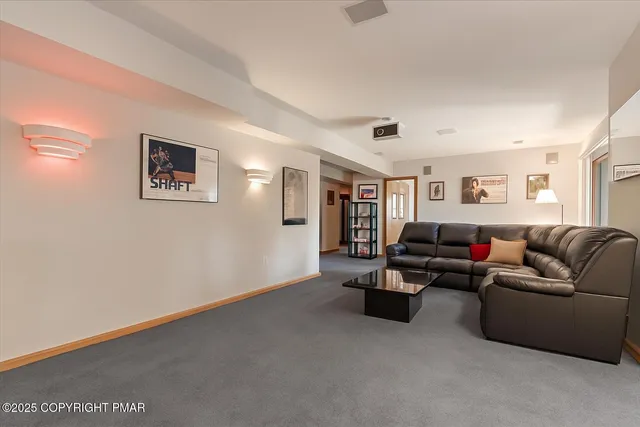 $824,900 | 257 Eastshore Drive, East Stroudsburg, PA 18301