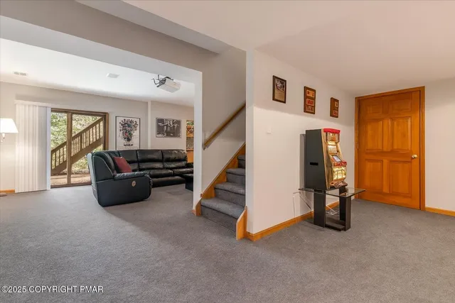 $824,900 | 257 Eastshore Drive, East Stroudsburg, PA 18301