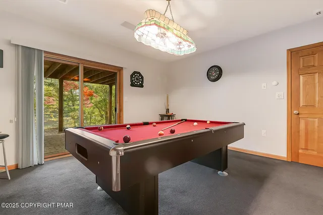 $824,900 | 257 Eastshore Drive, East Stroudsburg, PA 18301