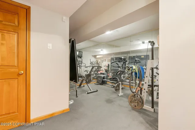 $824,900 | 257 Eastshore Drive, East Stroudsburg, PA 18301