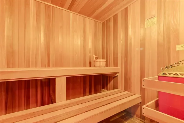 $824,900 | 257 Eastshore Drive, East Stroudsburg, PA 18301