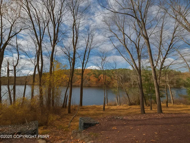 $824,900 | 257 Eastshore Drive, East Stroudsburg, PA 18301