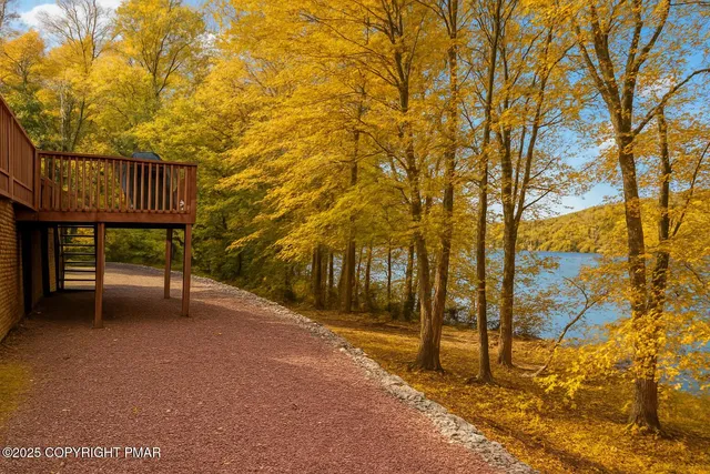 $824,900 | 257 Eastshore Drive, East Stroudsburg, PA 18301